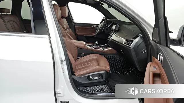 BMW X5 (G05) 2023 Белый из Кореи, фото 2