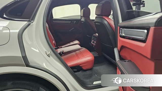 Porsche Cayenne (PO536) 2023 Серебристо-серый из Кореи, фото 2