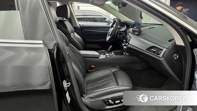 BMW 6 Series GT (G32) 2021 Черный из Кореи, фото 2