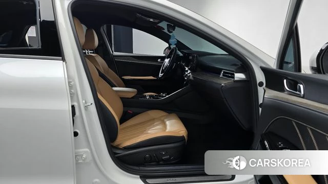 Kia K5 3rd generation 2023 Белый из Кореи, фото 2