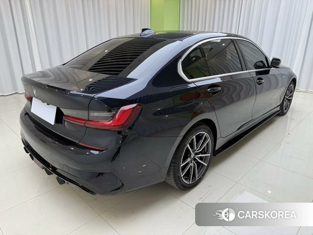 BMW 3 series 2022 Черный из Китая, фото 2