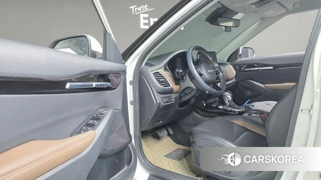 Kia Seltos 2022 Белый из Кореи, фото 2