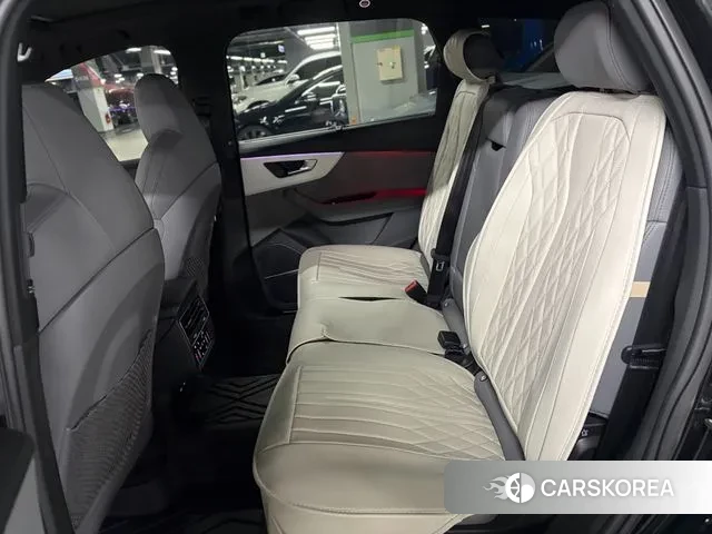 Audi Q7 (4M) 2023 Черный из Кореи, фото 2