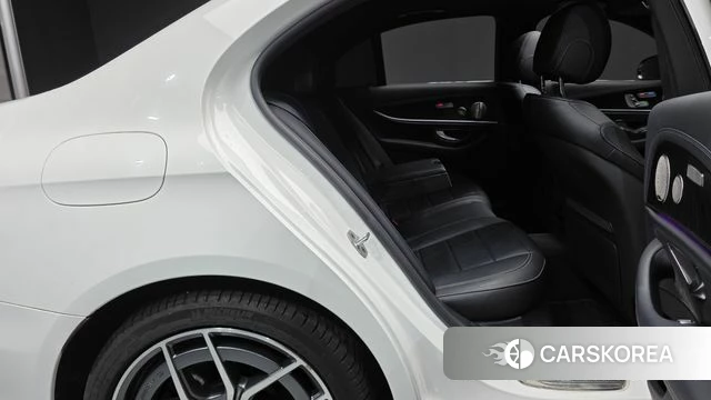 Mercedes-Benz E-Class W213 2022 Белый из Кореи, фото 2