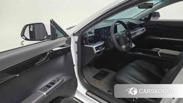 Hyundai Grandeur Hybrid (GN7) 2023 Белый из Кореи, фото 2