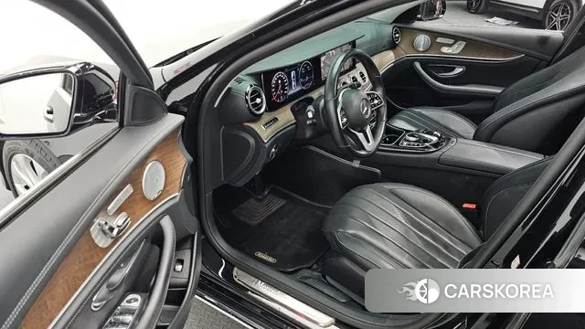 Mercedes-Benz E-Class W213 2019 Черный из Кореи, фото 2