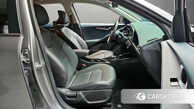 Kia Di Ol Nu Niro 2022 Серебристо-серый из Кореи, фото 2