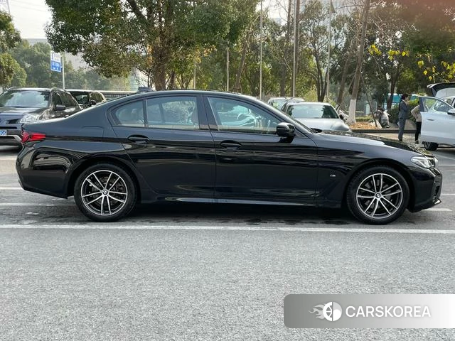 BMW 5 series (imported) 2023 Черный из Китая, фото 2