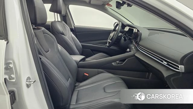 Hyundai The New Avante (CN7) 2023 Белый из Кореи, фото 2