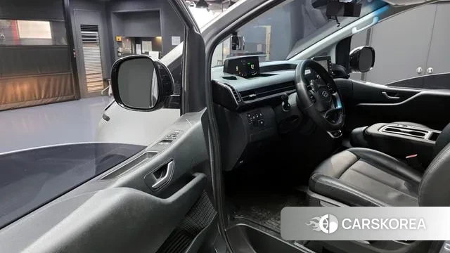 Hyundai Staria 2023 Серебристо-серый из Кореи, фото 2