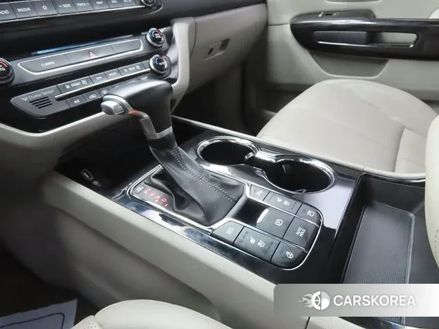 Kia The New Carnival 2019 Серый из Кореи, фото 2