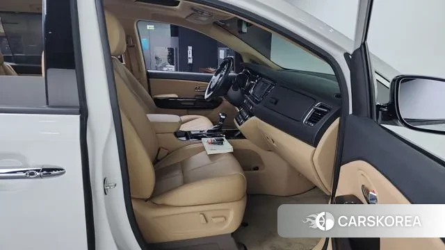 Kia The New Carnival 2019 Белый из Кореи, фото 2