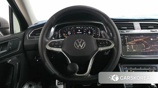 Volkswagen Tiguan Allspace 2023 Черный из Кореи, фото 2