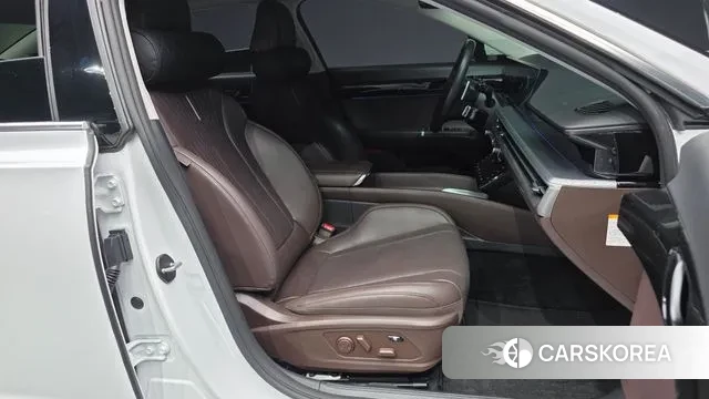 Hyundai Grandeur Hybrid (GN7) 2023 Белый из Кореи, фото 2