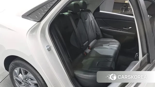 Hyundai The New Avante Hybrid (CN7) 2023 Серебристо-серый из Кореи, фото 2