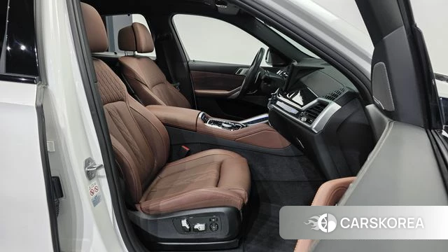 BMW X6 (G06) 2024 Белый из Кореи, фото 2