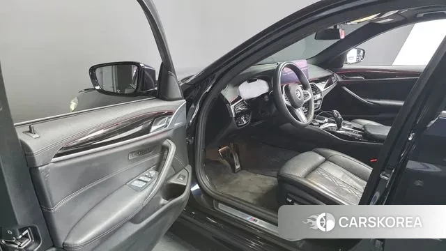 BMW 5 Series (G30) 2020 Черный из Кореи, фото 2