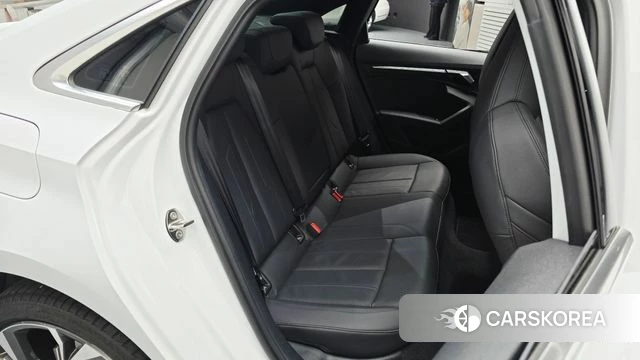 Audi A3 (8Y) 2023 Белый из Кореи, фото 2