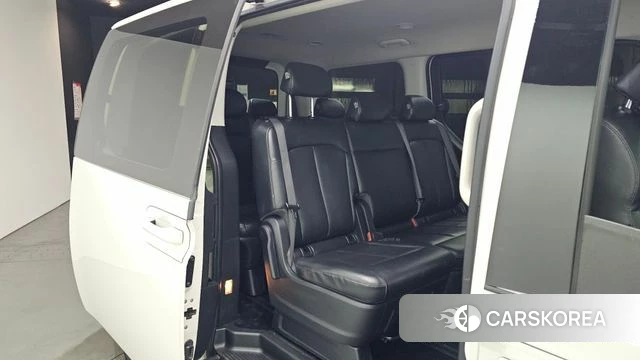 Hyundai Staria 2022 Белый из Кореи, фото 2