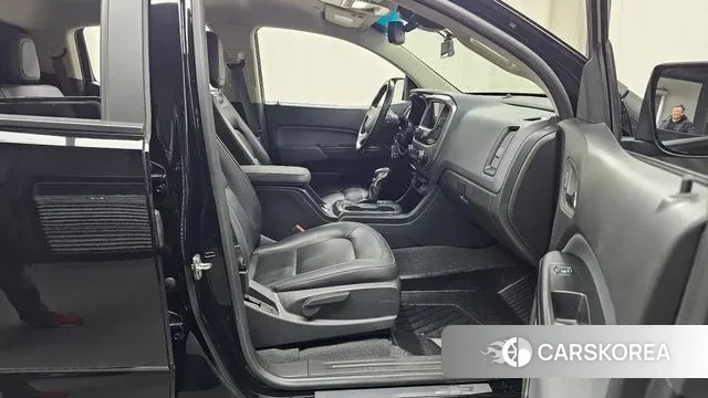 Chevrolet (GM Daewoo) Real New Colorado 2022 Черный из Кореи, фото 2