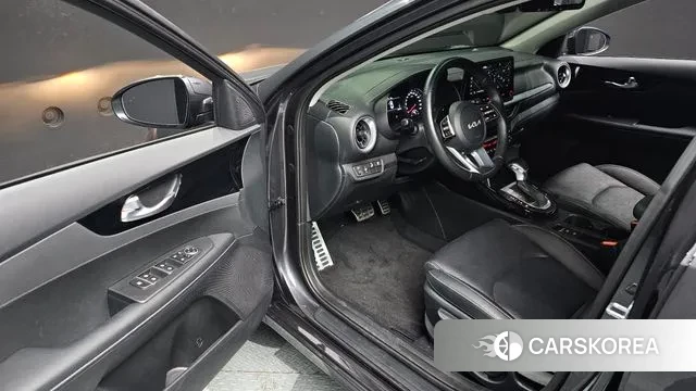 Kia The New K3 2nd generation 2024 Серый из Кореи, фото 2