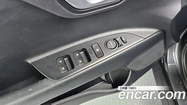 Kia Stonic 2018 Серый из Кореи, фото 2