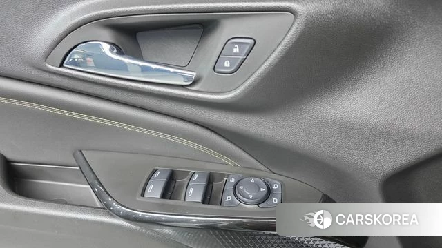 Chevrolet (GM Daewoo) Trax Crossover 2023 Белый из Кореи, фото 2