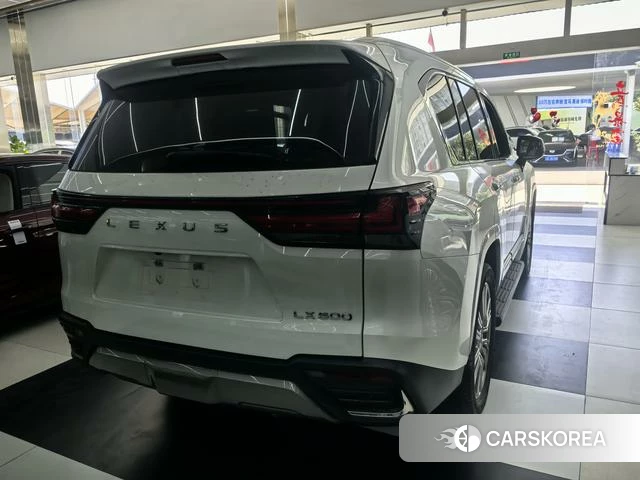 Lexus LX 2023 Белый из Китая, фото 2