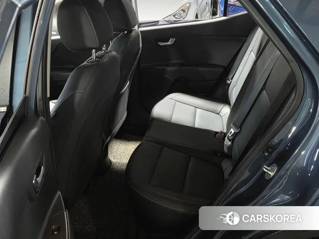 Kia Stonic 2018 Синий из Кореи, фото 2