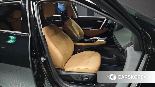 Kia EV6 2023 Черный из Кореи, фото 2