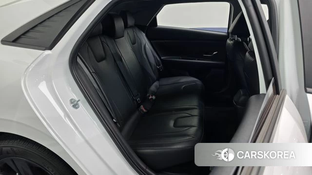 Hyundai Avante Hybrid (CN7) 2023 Белый из Кореи, фото 2