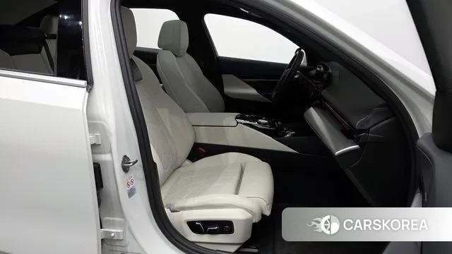 BMW 5 Series (G60) 2024 Белый из Кореи, фото 2