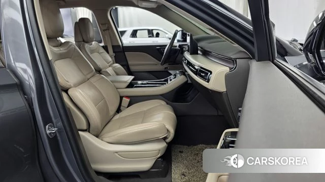 Lincoln Aviator 2nd generation 2021 Серый из Кореи, фото 2