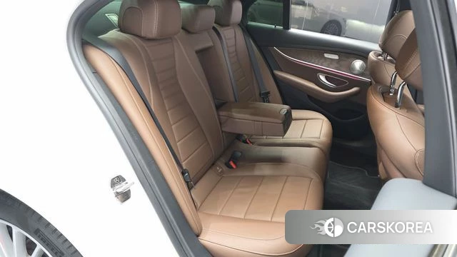 Mercedes-Benz E-Class W213 2021 Белый из Кореи, фото 2