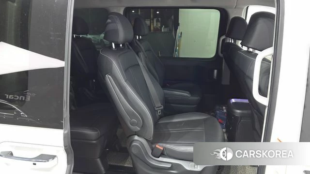 Hyundai Staria 2022 Белый из Кореи, фото 2