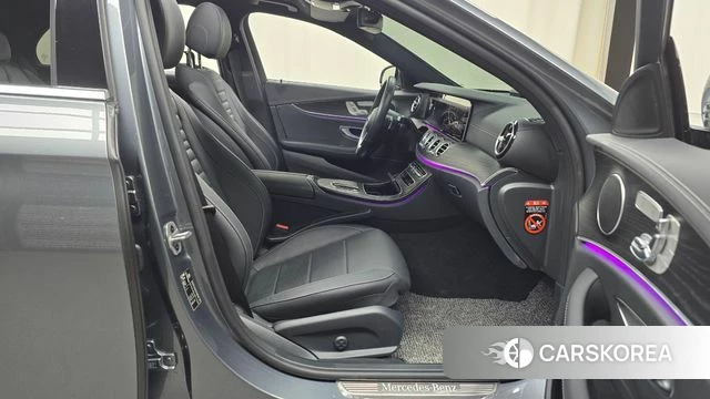Mercedes-Benz E-Class W213 2023 Серый из Кореи, фото 2