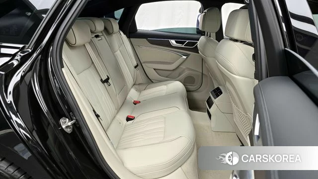 Audi A6 (C8) 2025 Черный из Кореи, фото 2