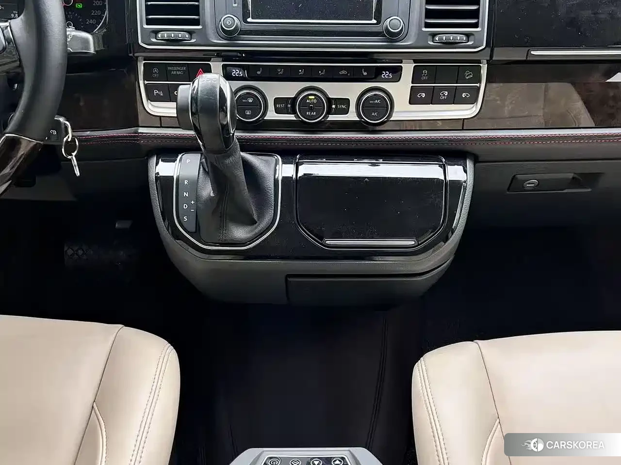Volkswagen Multivan 2018 Черный из Китая, фото 2