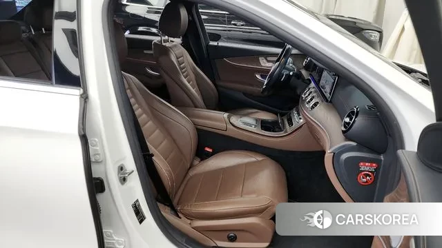 Mercedes-Benz E-Class W213 2021 Белый из Кореи, фото 2