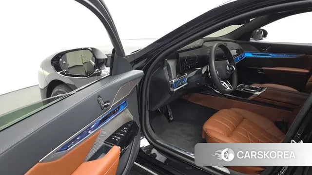 BMW 7 Series (G70) 2025 Черный из Кореи, фото 2