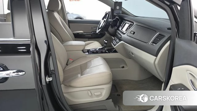 Kia The New Carnival 2018 Черный из Кореи, фото 2