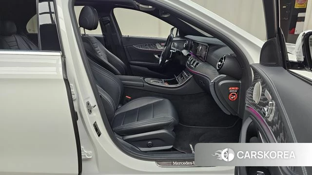 Mercedes-Benz E-Class W213 2021 Белый из Кореи, фото 2