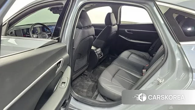 Hyundai Sonata D Edge (DN8) 2023 Светло-серебряный цвет из Кореи, фото 2