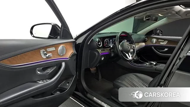 Mercedes-Benz E-Class W213 2020 Черный из Кореи, фото 2