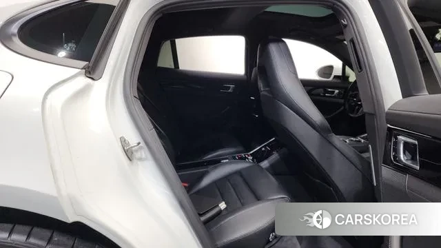 Porsche Panamera (971) 2018 Белый из Кореи, фото 2