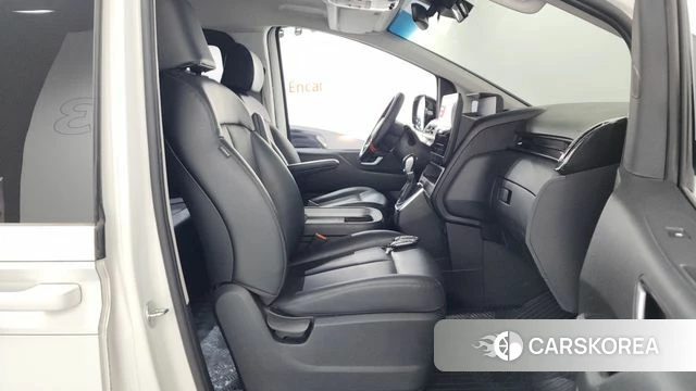 Hyundai Staria 2022 Белый из Кореи, фото 2