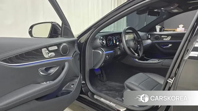 Mercedes-Benz E-Class W213 2022 Черный из Кореи, фото 2