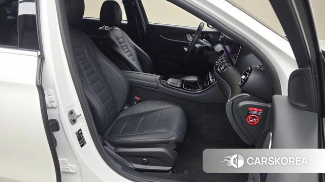 Mercedes-Benz E-Class W213 2023 Белый из Кореи, фото 2