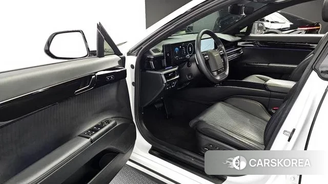 Hyundai Grandeur Hybrid (GN7) 2023 Белый из Кореи, фото 2