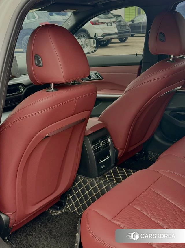 BMW 3 series 2024 Белый из Китая, фото 2